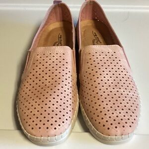 Easy Street Woman’s Blush Slip On Shoes Blush Size 7.5 New